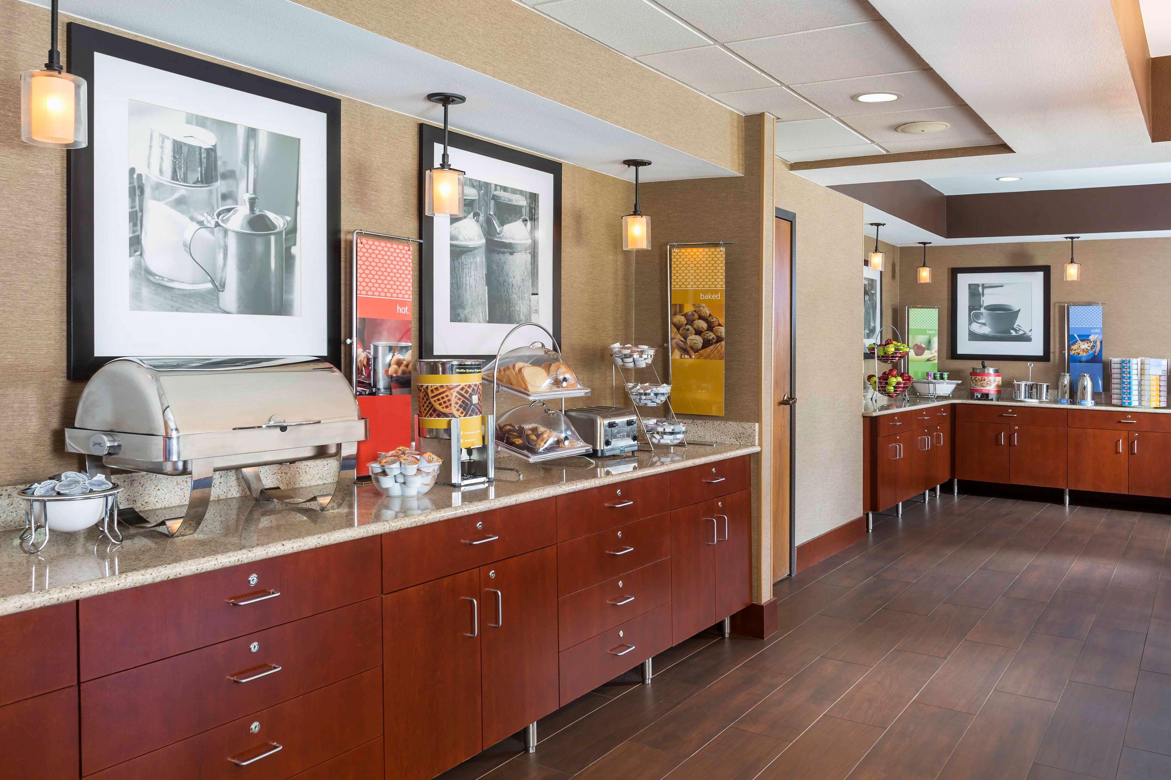 Hampton Inn Youngstown/Boardman Poland Екстериор снимка