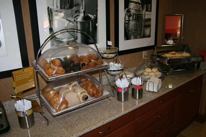 Hampton Inn Youngstown/Boardman Poland Ресторант снимка